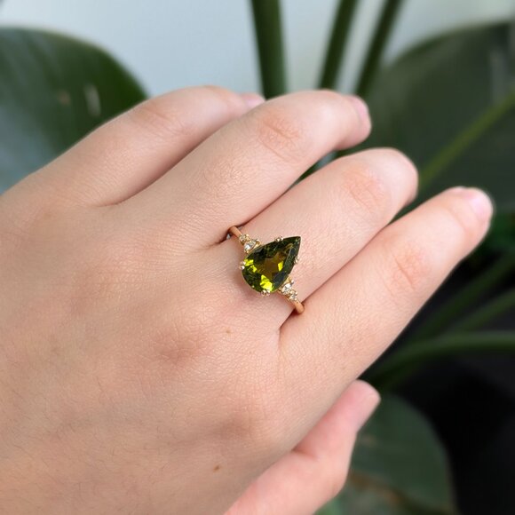 2.4cts Green Tourmaline Ring in 14K Solid Gold with Natural Diamond Accents - Picture 3 of 8